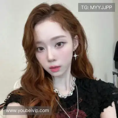 侯跃雯